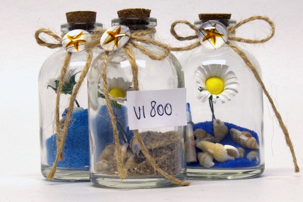 STAKLENA BOČICA S PIJESKOM I ŠKOLJKAMA  H8*4 CM  